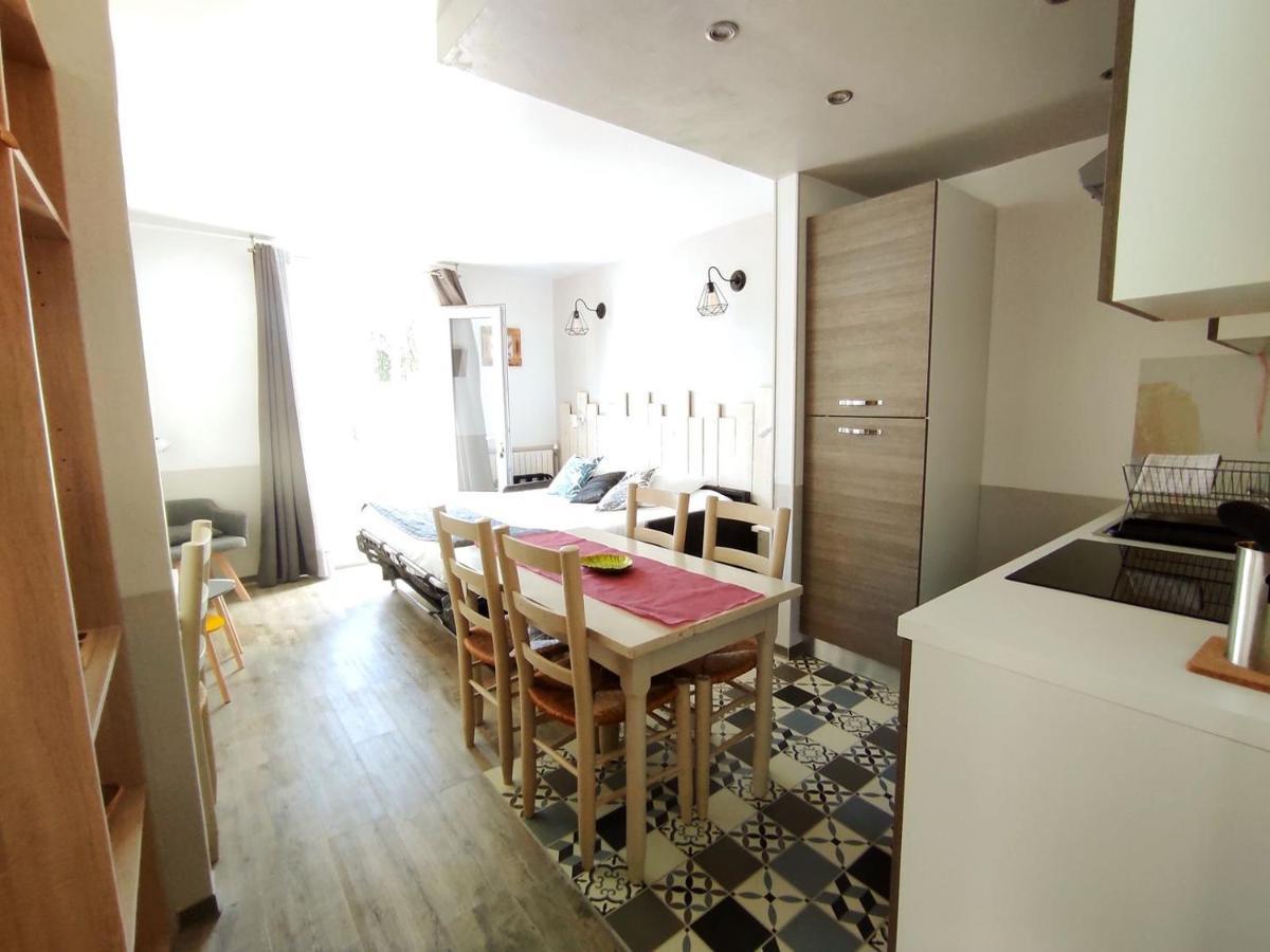 Logis Le Nid Du Pont De Gau Aparthotel Saintes-Maries-de-la-Mer Luaran gambar