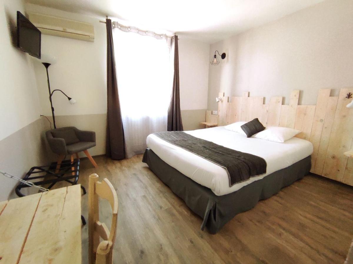 Logis Le Nid Du Pont De Gau Aparthotel Saintes-Maries-de-la-Mer Luaran gambar