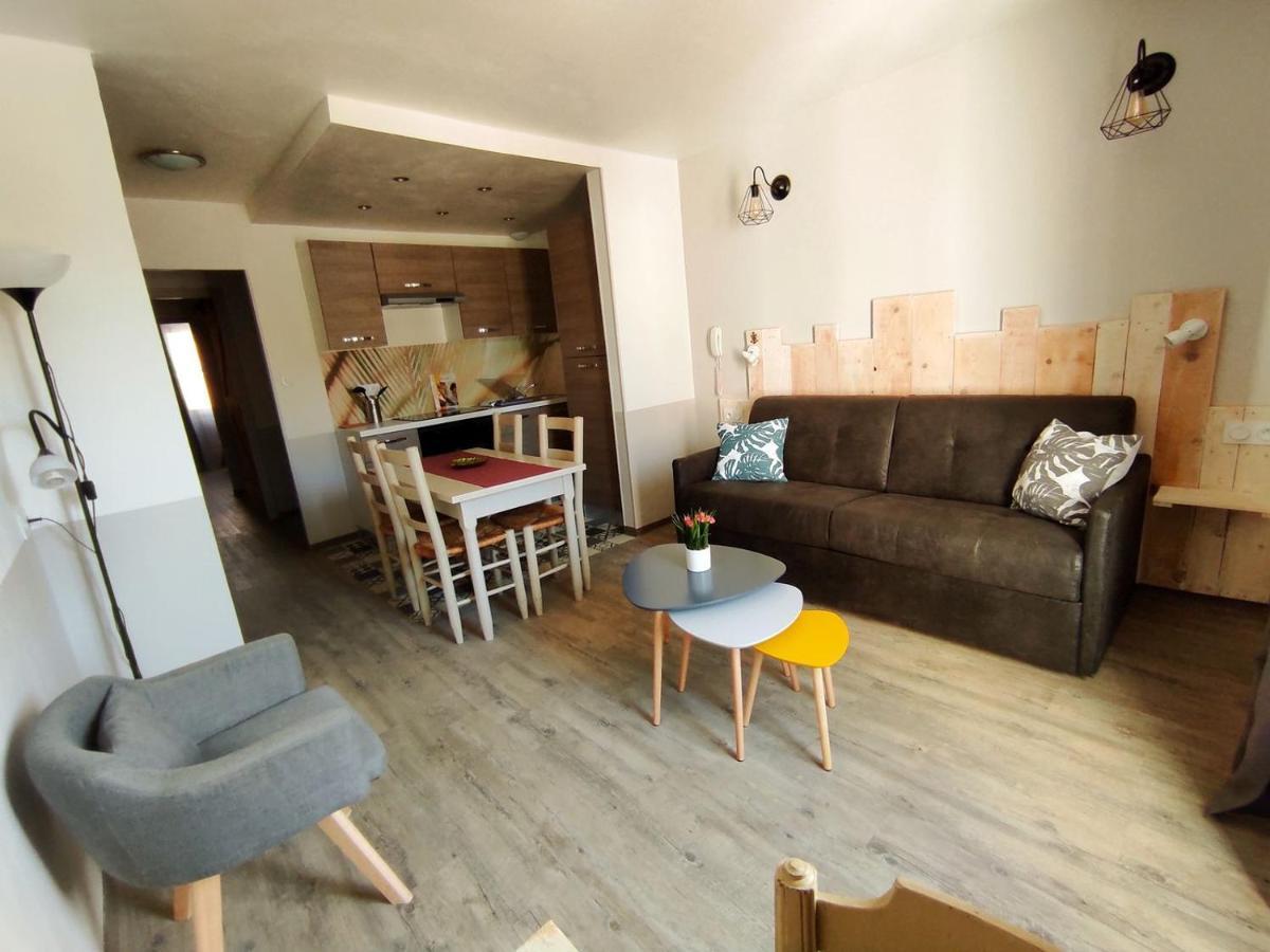 Logis Le Nid Du Pont De Gau Aparthotel Saintes-Maries-de-la-Mer Luaran gambar