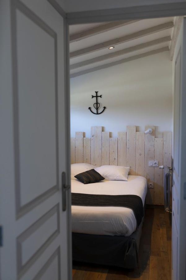 Logis Le Nid Du Pont De Gau Aparthotel Saintes-Maries-de-la-Mer Luaran gambar