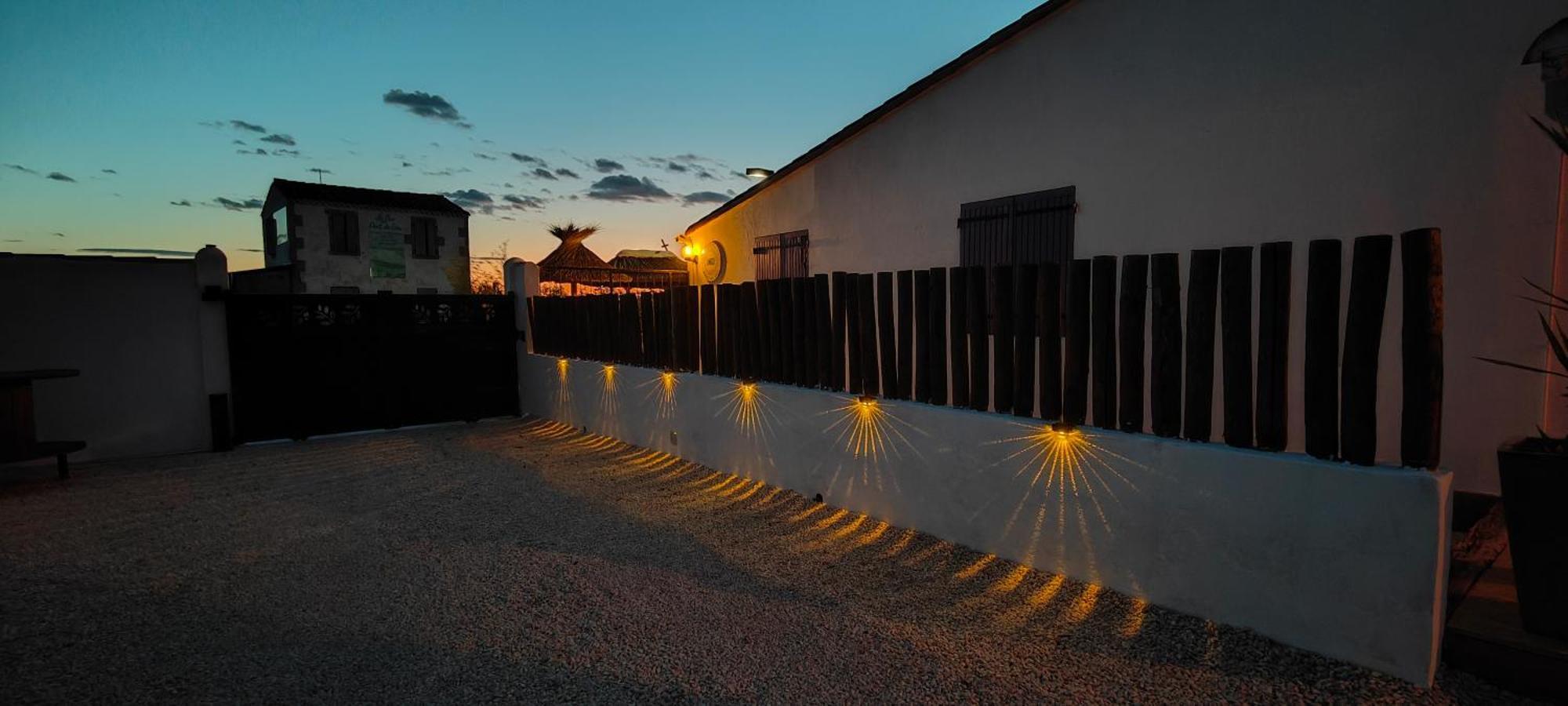 Logis Le Nid Du Pont De Gau Aparthotel Saintes-Maries-de-la-Mer Luaran gambar