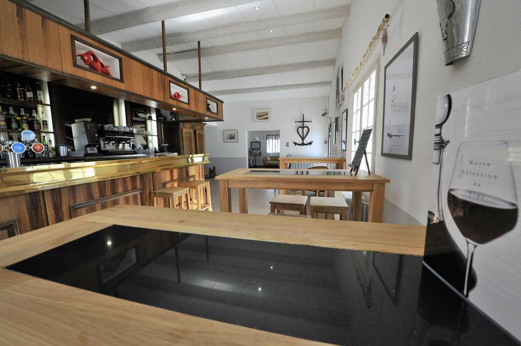Logis Le Nid Du Pont De Gau Aparthotel Saintes-Maries-de-la-Mer Luaran gambar