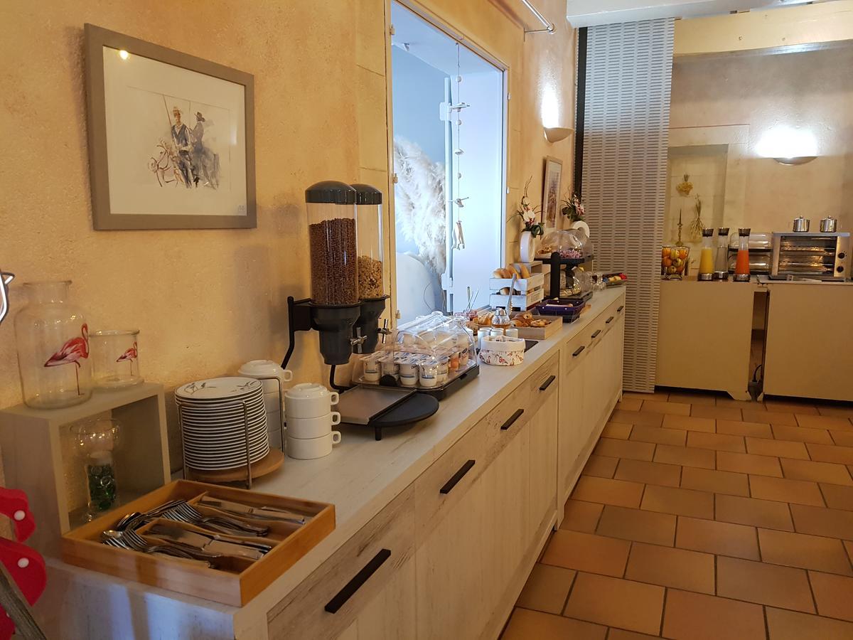 Logis Le Nid Du Pont De Gau Aparthotel Saintes-Maries-de-la-Mer Luaran gambar